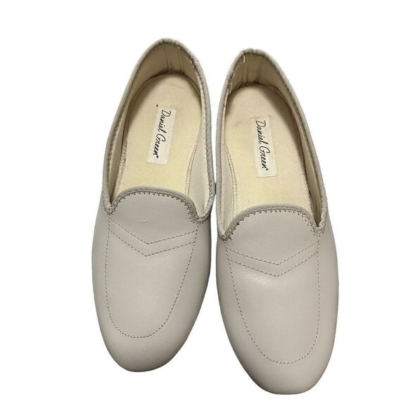 Daniel Green pale green slippers, size 6, fits like a 4, some wear - Picture 2 of 3